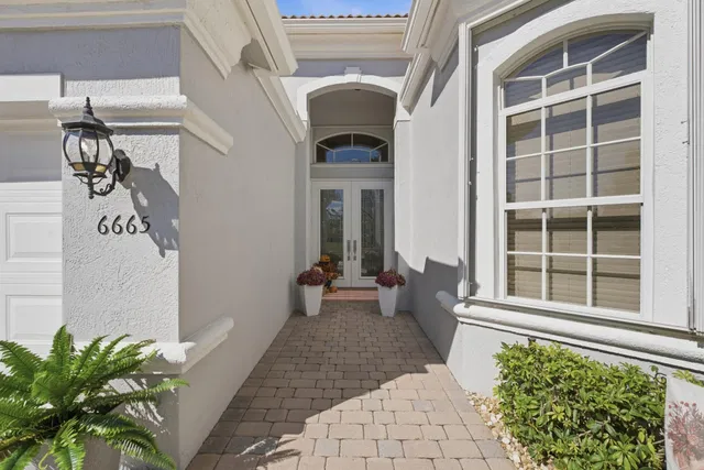 Residence photo 5