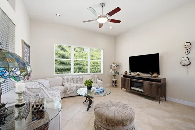 Residence photo 19