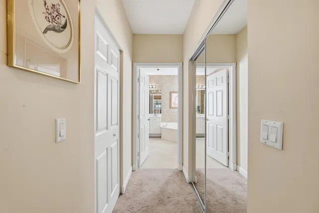 Residence photo 25