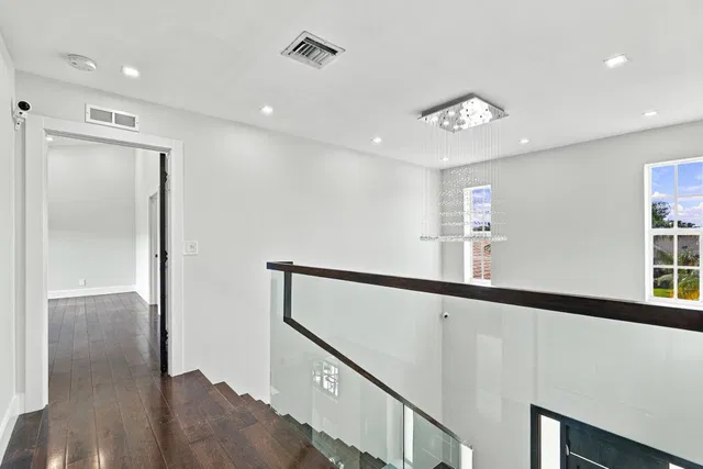 Residence photo 32