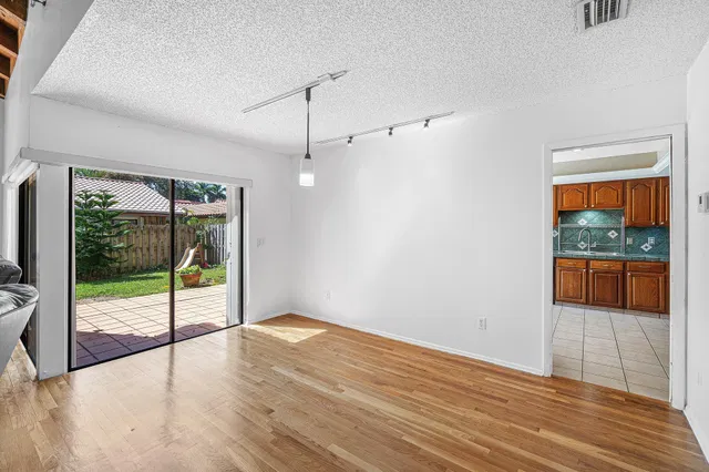 Residence photo 11