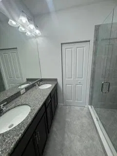 Unit 4236 photo 10