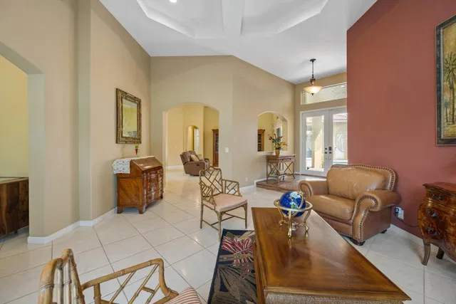 Residence photo 2