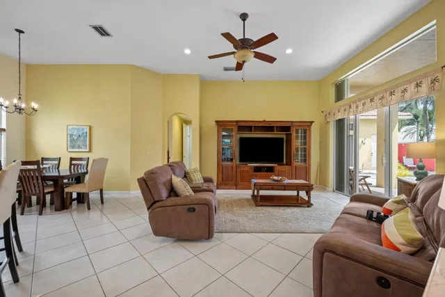 Residence photo 8