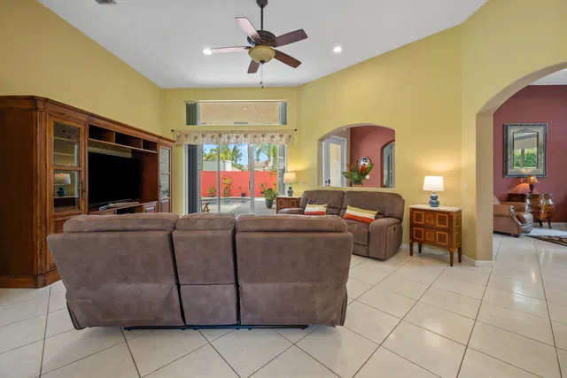 Residence photo 9