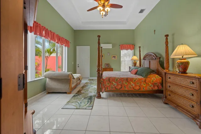 Residence photo 18