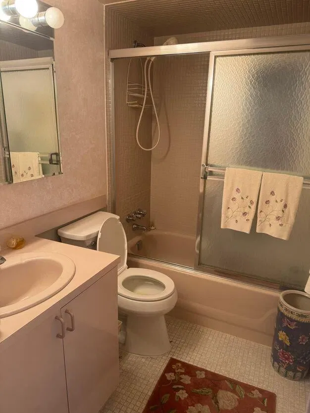 Unit Apt 329 photo 8