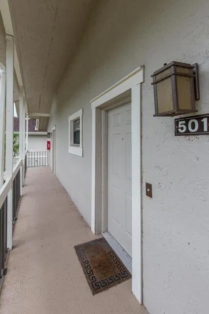 Unit 501 photo 2