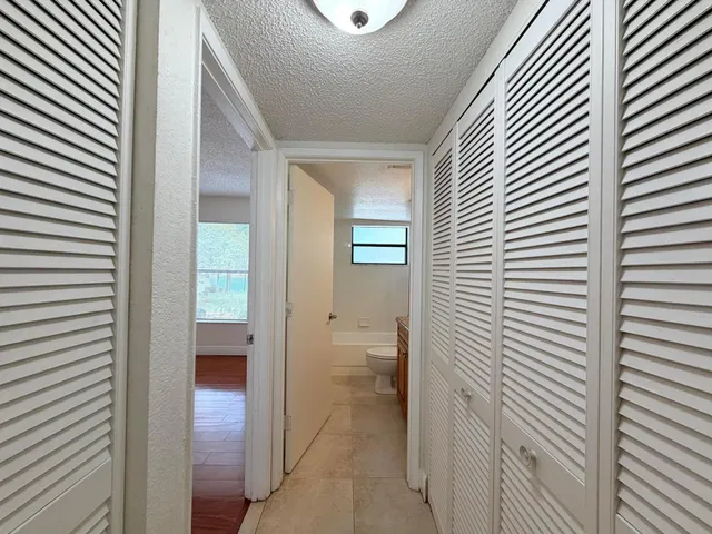 Unit E photo 15