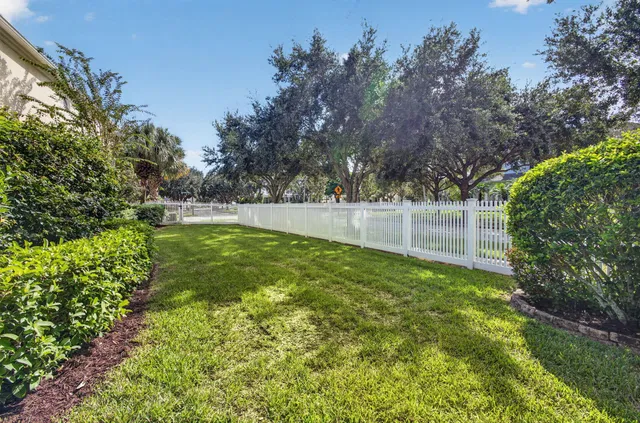Mallory Creek Abacoa Residence photo 8