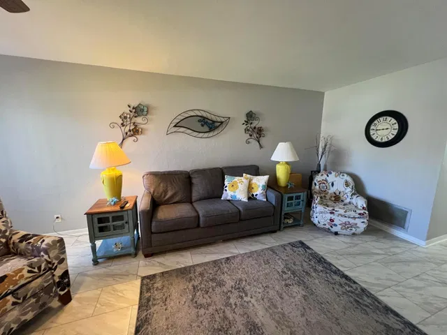 Residence photo 10