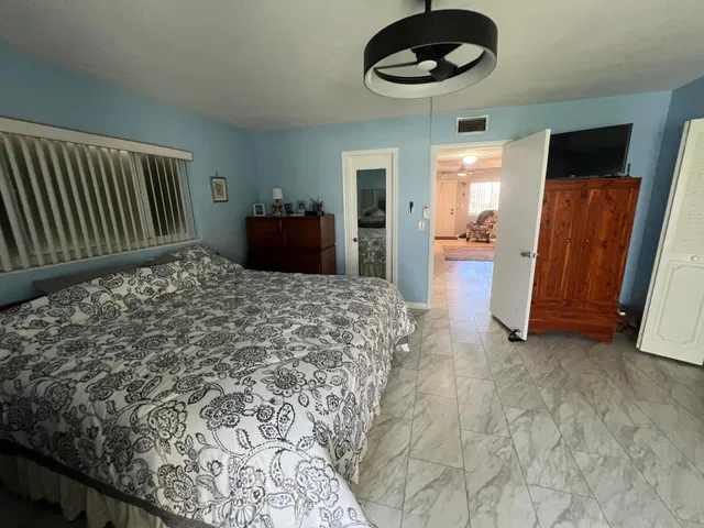 Residence photo 16