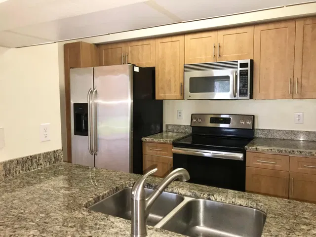 Unit 107 photo 3