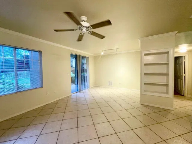 Unit 107 photo 6