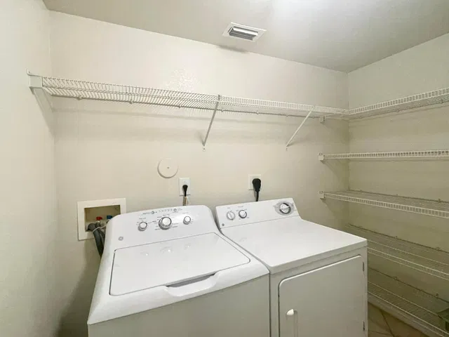 Unit 107 photo 11