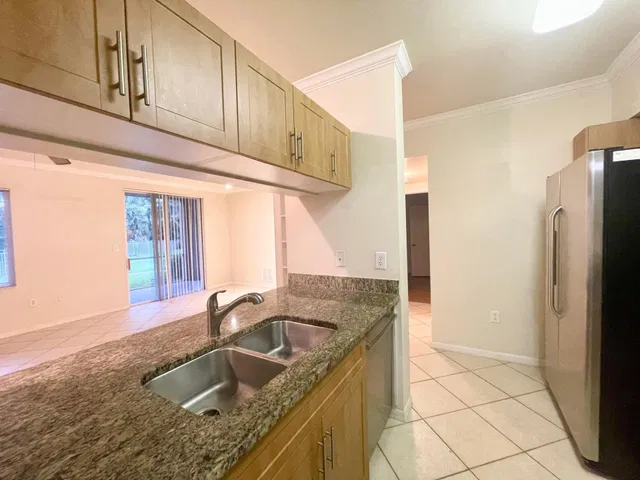 Unit 107 photo 12
