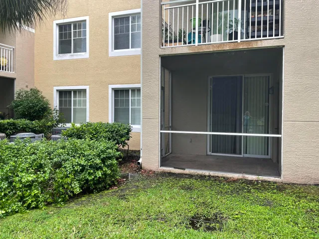 Unit 107 photo 17