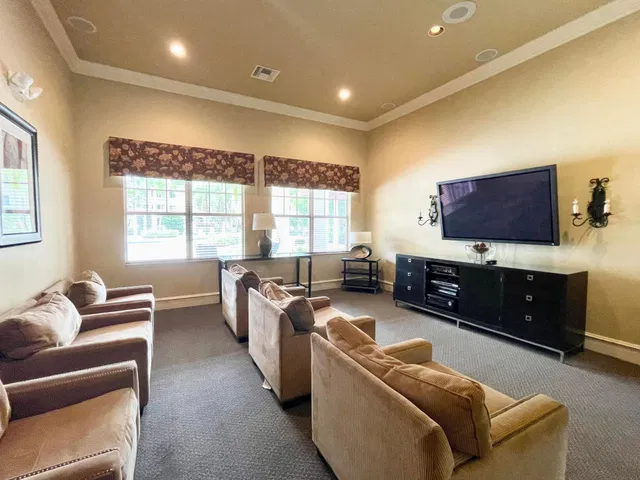 Unit 107 photo 32