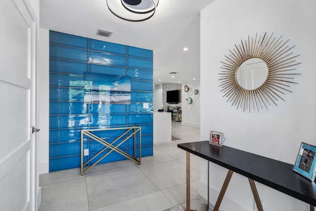 Residence photo 26