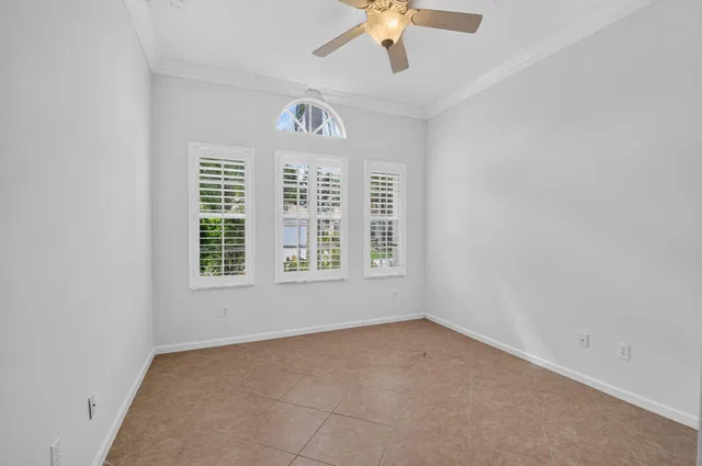 Residence photo 19