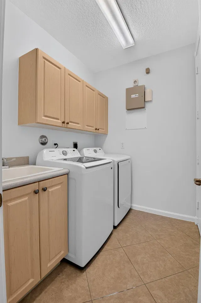 Residence photo 24