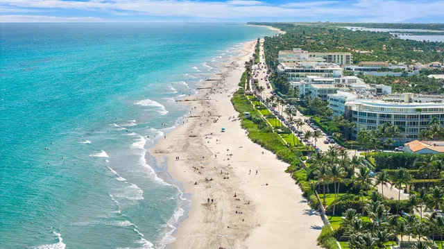 In-Town Palm Beach Residence photo 8