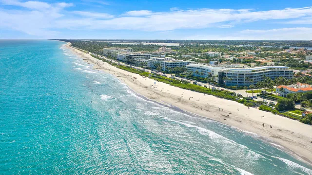 In-Town Palm Beach Residence photo 9