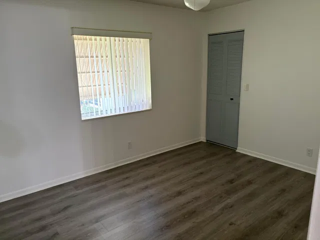 Unit C2 photo 8