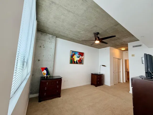 The Edge Unit 1010 photo 11