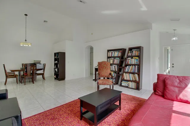 Residence photo 9