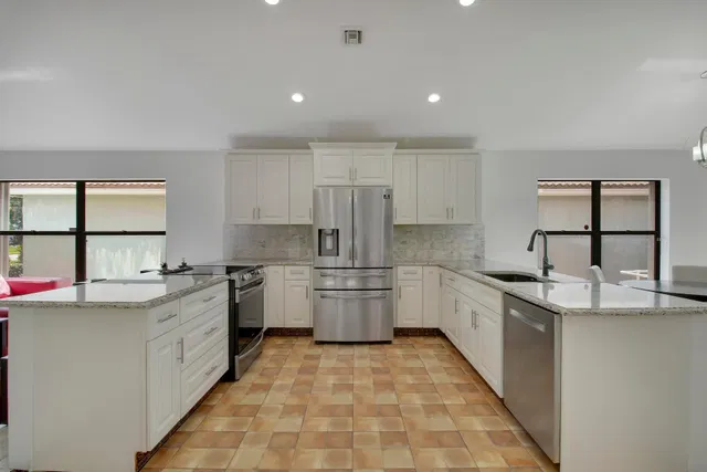 Residence photo 12