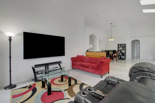 Residence photo 19