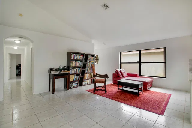 Residence photo 22
