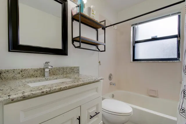 Residence photo 25