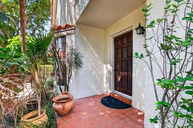 Residence photo 3