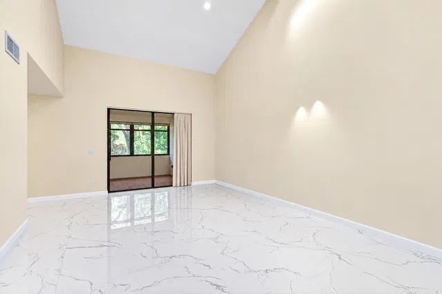 Residence photo 9