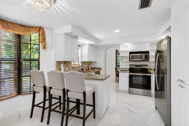 Residence photo 17