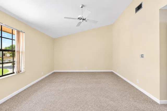 Residence photo 34