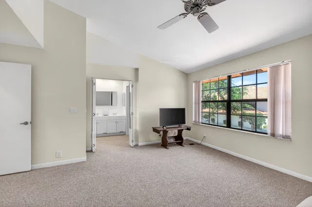 Residence photo 35