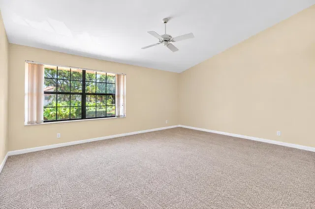 Residence photo 36