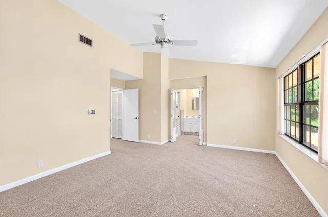 Residence photo 49
