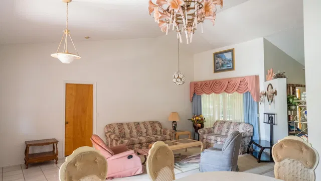Residence photo 15
