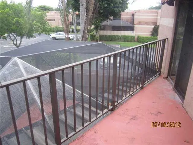 Residence photo 3
