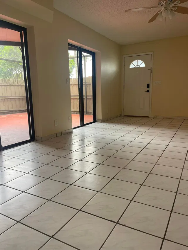 Residence photo 9