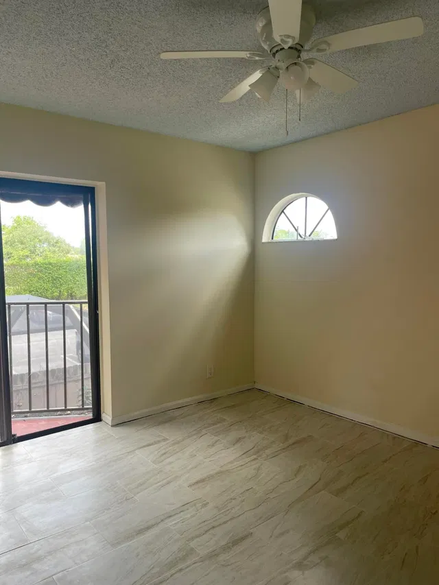 Residence photo 17