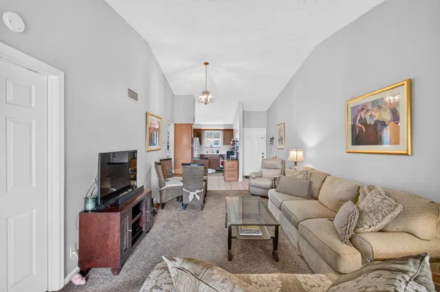 Unit 208 photo 9