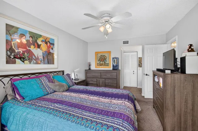Unit 208 photo 23