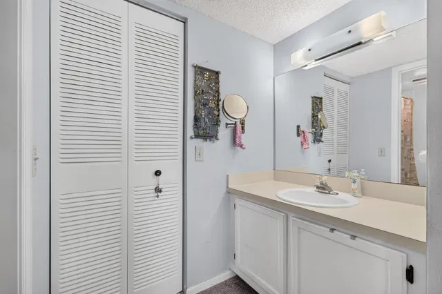 Unit 208 photo 26