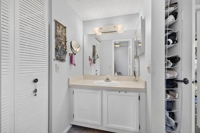 Unit 208 photo 27