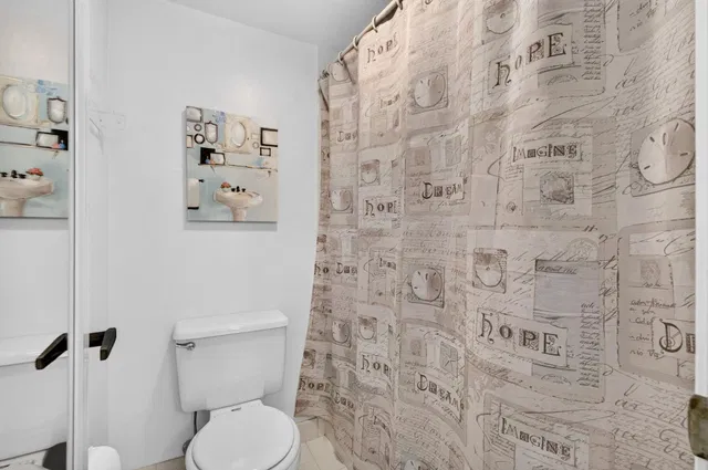 Unit 208 photo 28